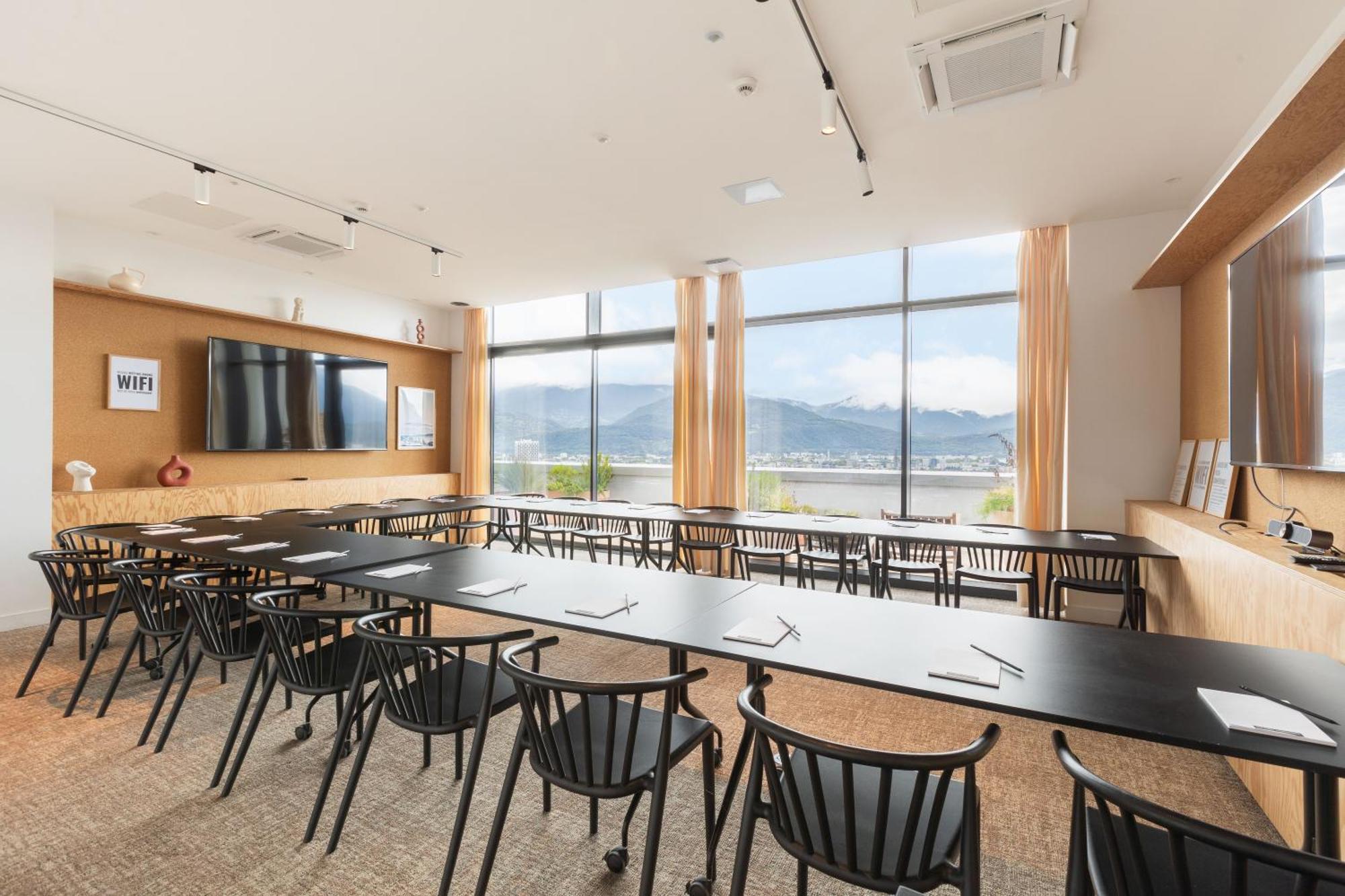 The Babel Community Hotel - Grenoble Bastille Ngoại thất bức ảnh
